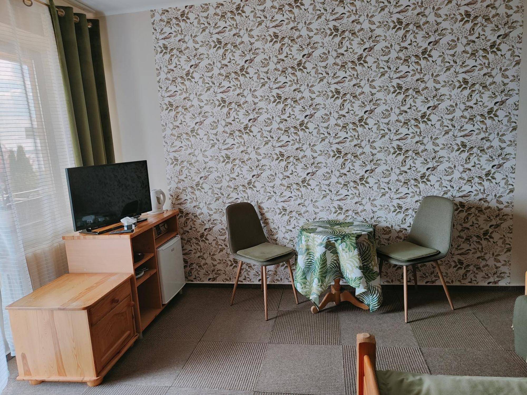 Pokoje Goscinne U Broni Mielno  Room photo